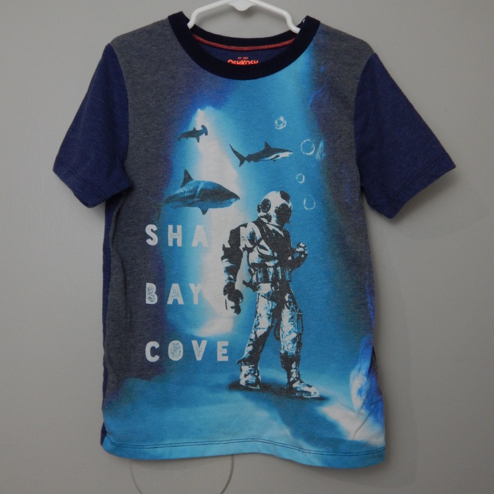 Boy Oshkosh tee sz 7 "Shark Bay Cove"